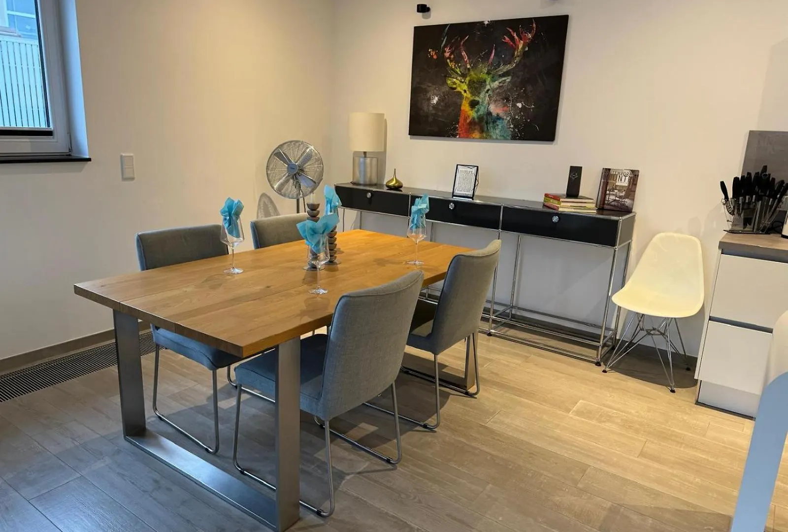 Sunset - Du, Deine Truppe Und Eine Einzigartige Stadt - Cologne Apartment