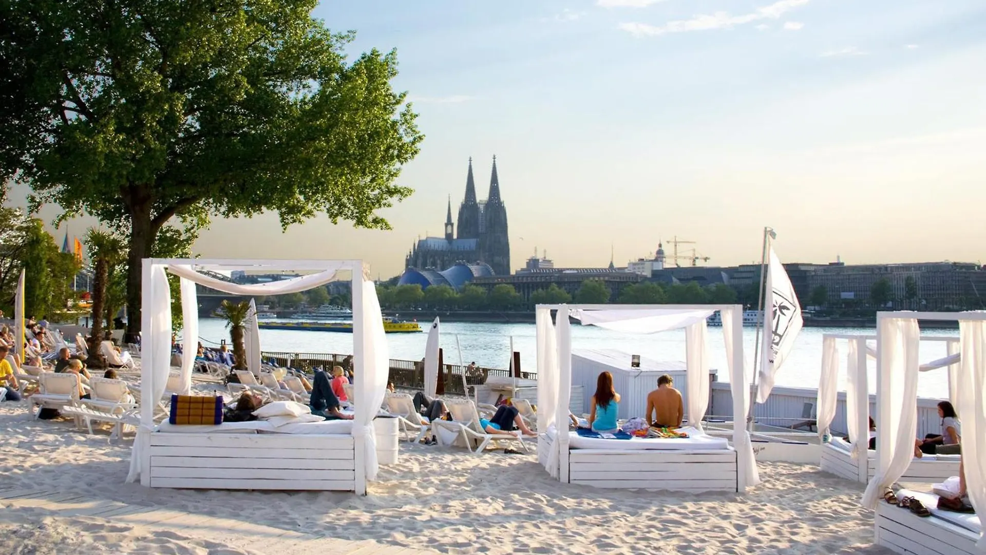 Sunset - Du, Deine Truppe Und Eine Einzigartige Stadt - Cologne